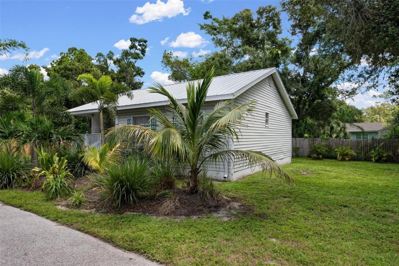3476 Winton Avenue, Sarasota, FL 34234 Photo