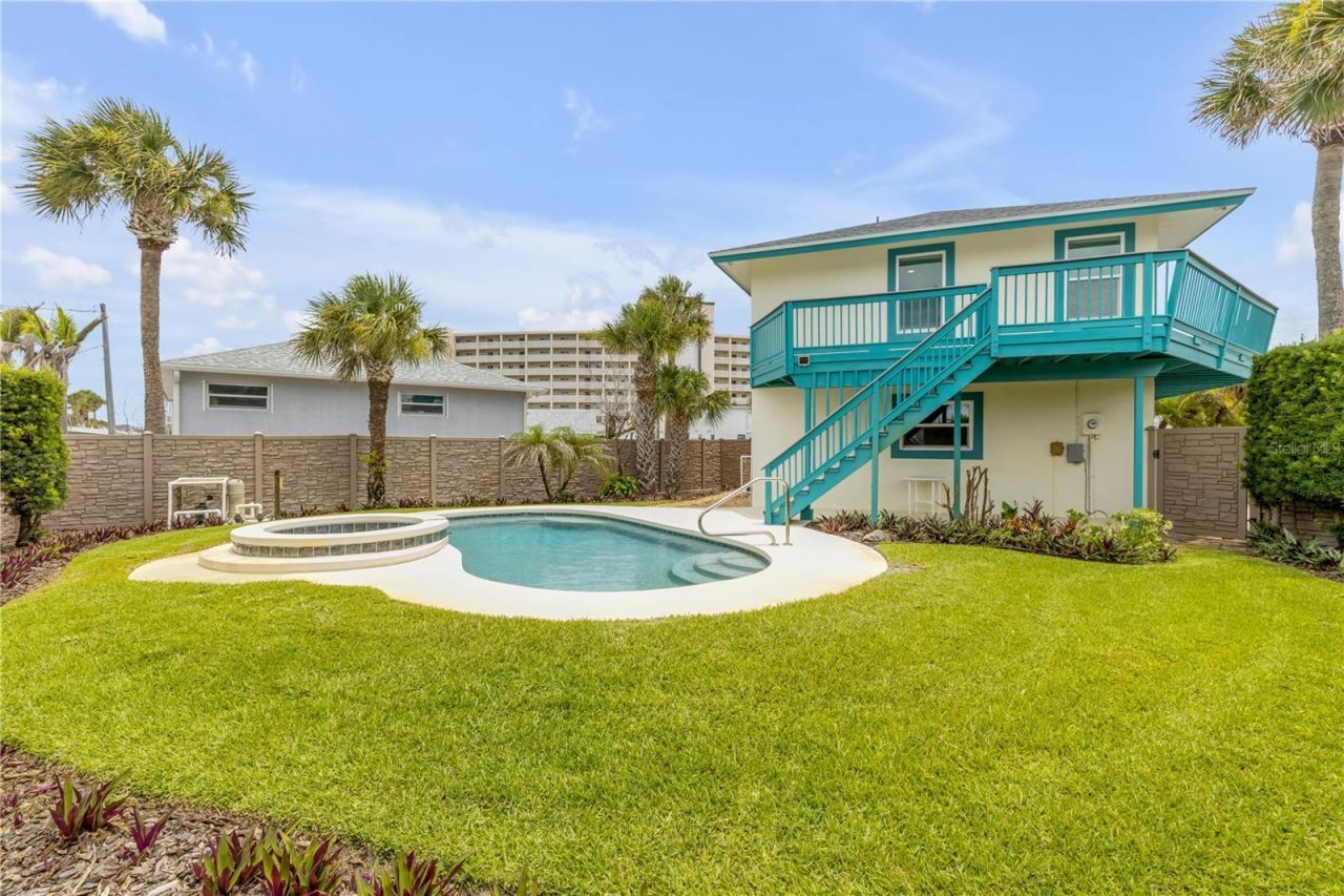 320 Due East Street, New Smyrna Beach, FL 32169 Photo
