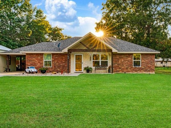 650 FENDLEY, Blossom, TX 75416