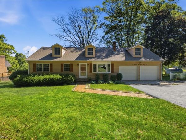 1330 Howell Avenue , East Palestine, OH 44413