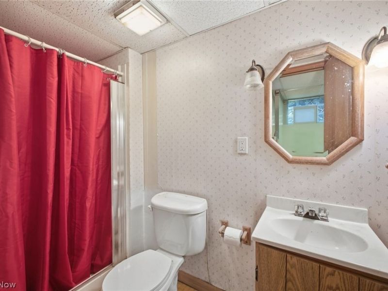 1330 Howell Avenue, East Palestine, OH 44413 Photo 24