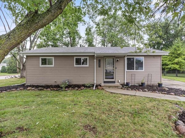 1200 FIELDCREST DRIVE, Menasha, WI 54952