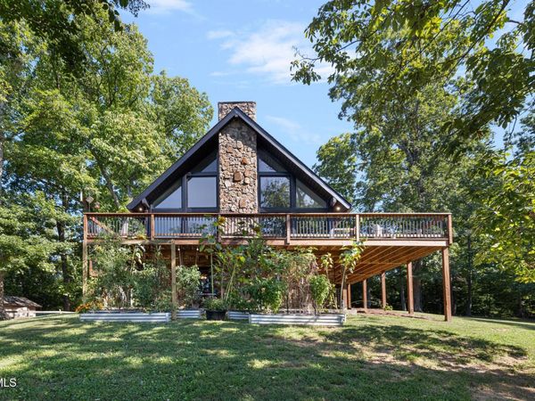 709 Ballards Private Drive, Blountville, TN 37617