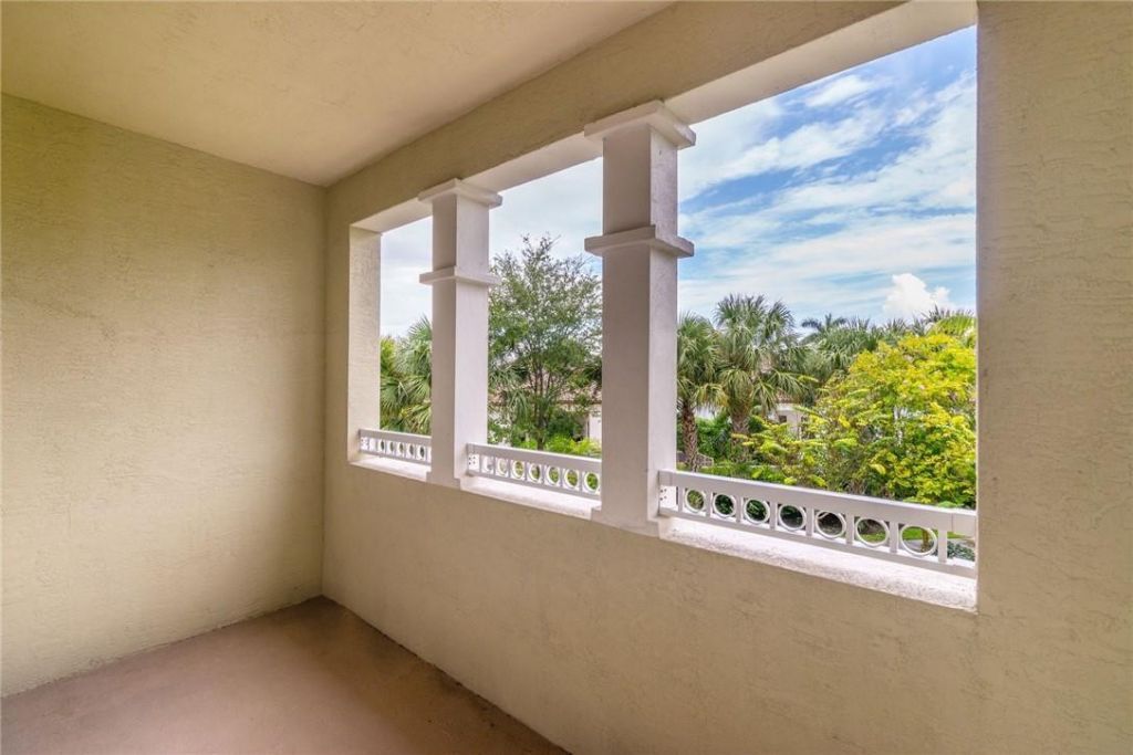 8289 Cascada Isles Drive, Hollywood, FL 33024 Photo