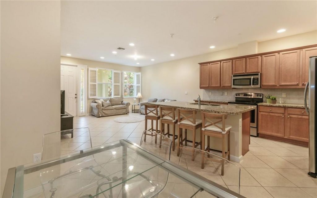 8289 Cascada Isles Drive, Hollywood, FL 33024 Photo