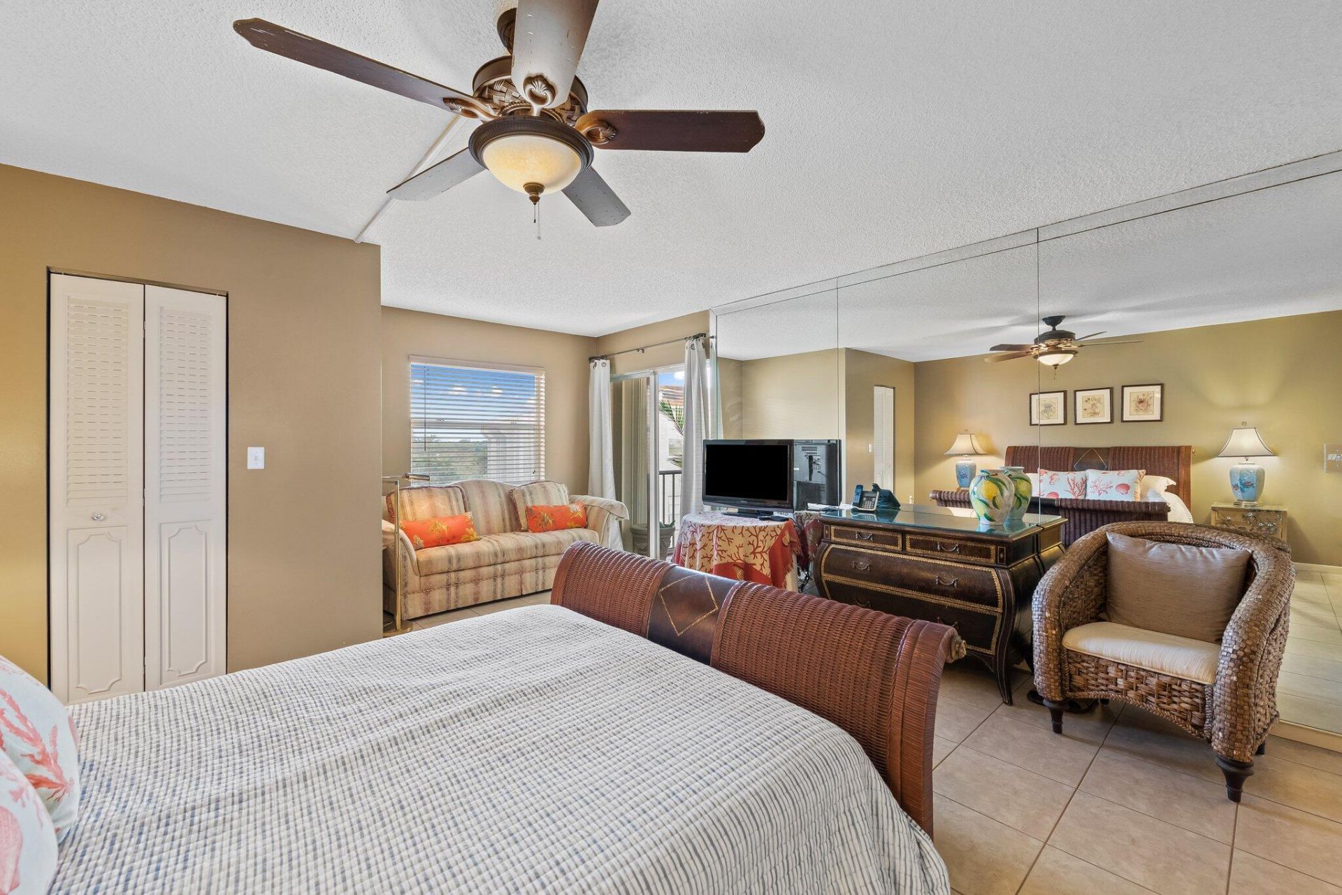 3930 Inverrary Boulevard, Unit 608-D, Lauderhill, FL 33319 Photo
