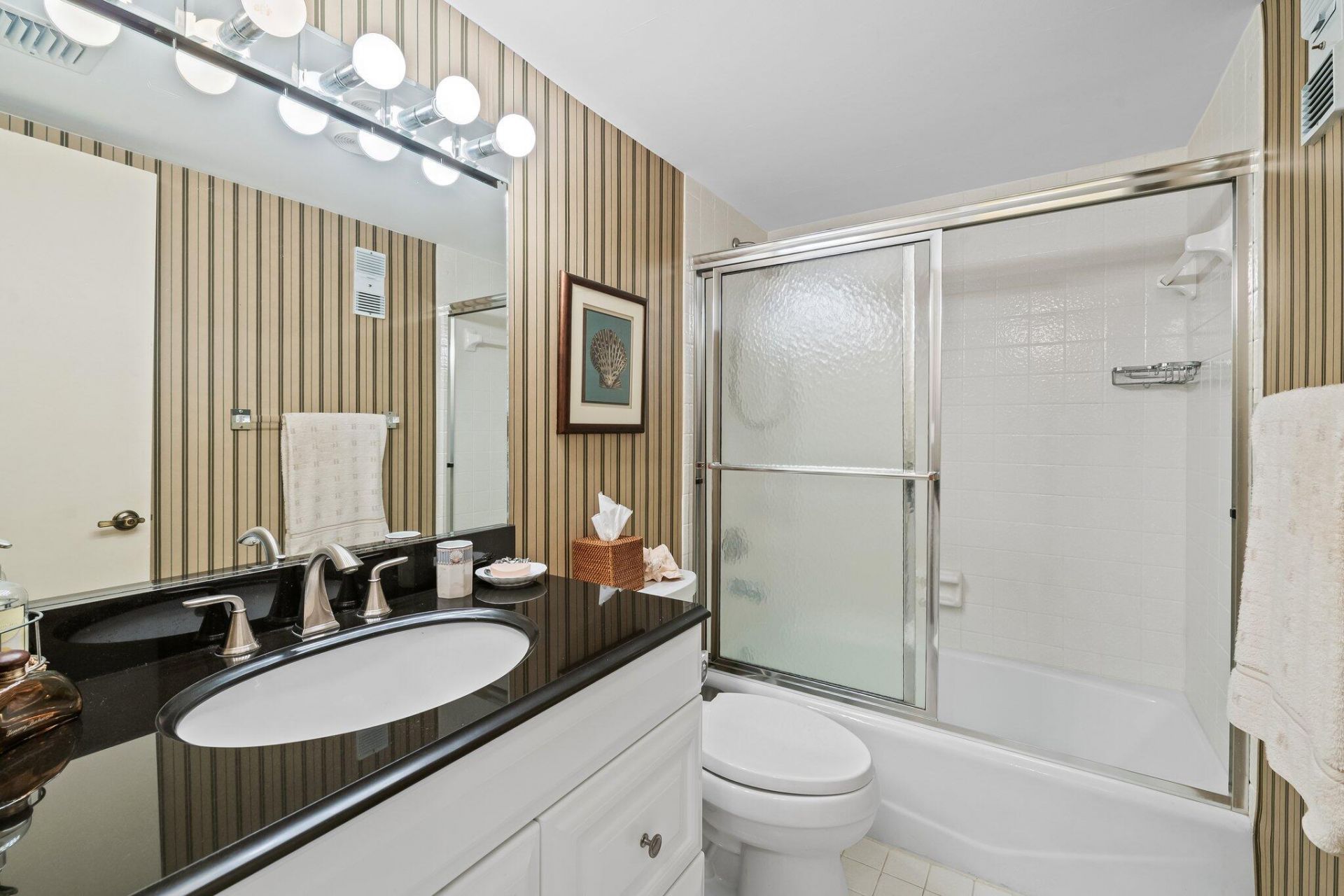 3930 Inverrary Boulevard, Unit 608-D, Lauderhill, FL 33319 Photo