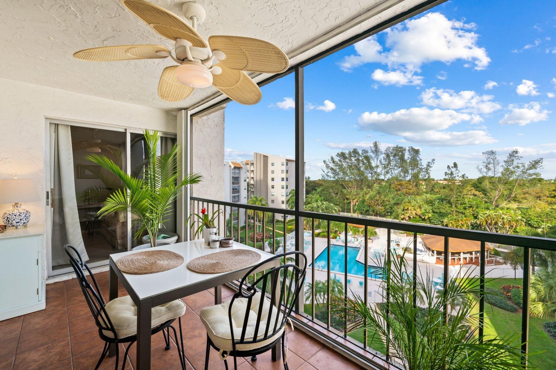 3930 Inverrary Boulevard, Unit 608-D, Lauderhill, FL 33319 Photo