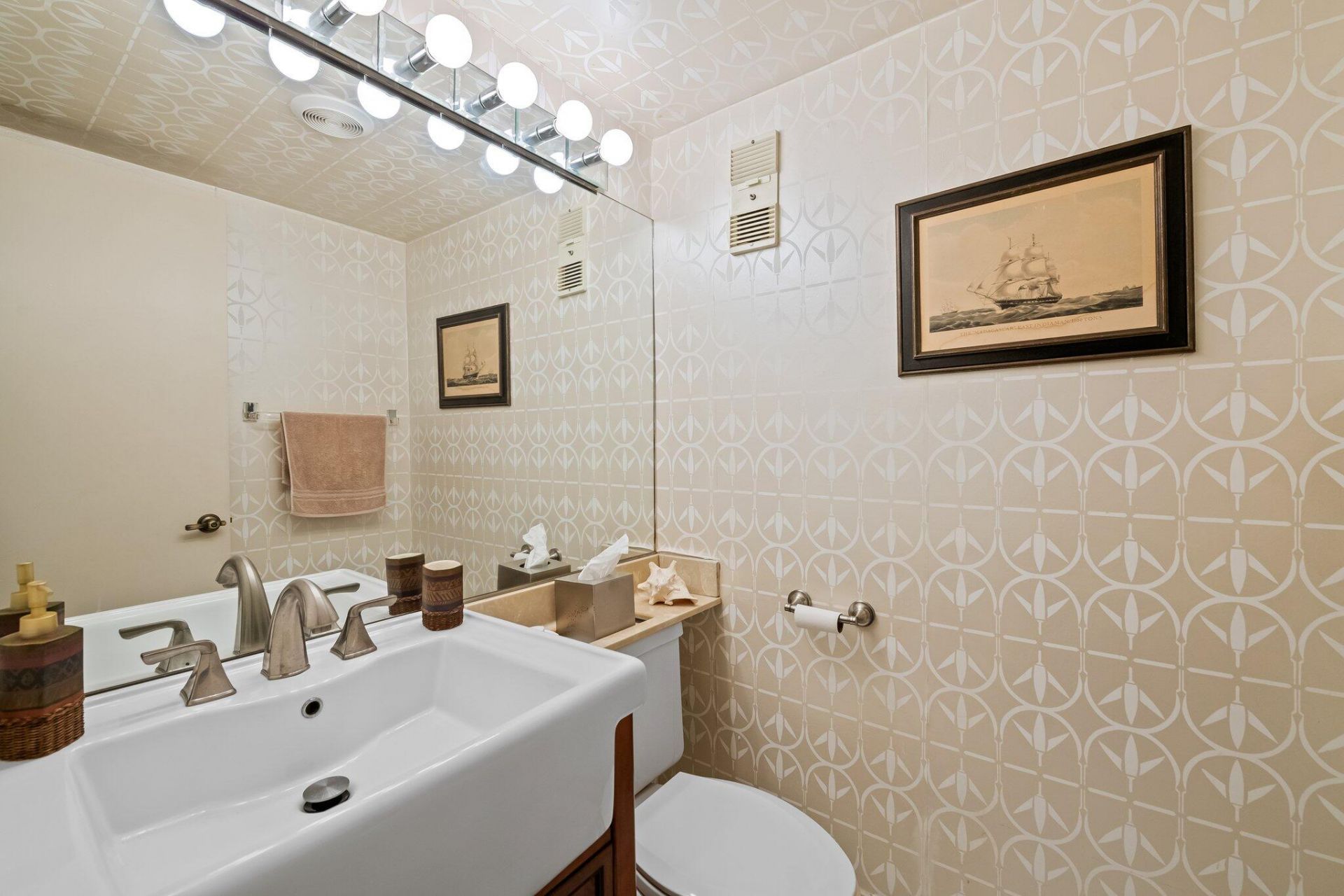 3930 Inverrary Boulevard, Unit 608-D, Lauderhill, FL 33319 Photo