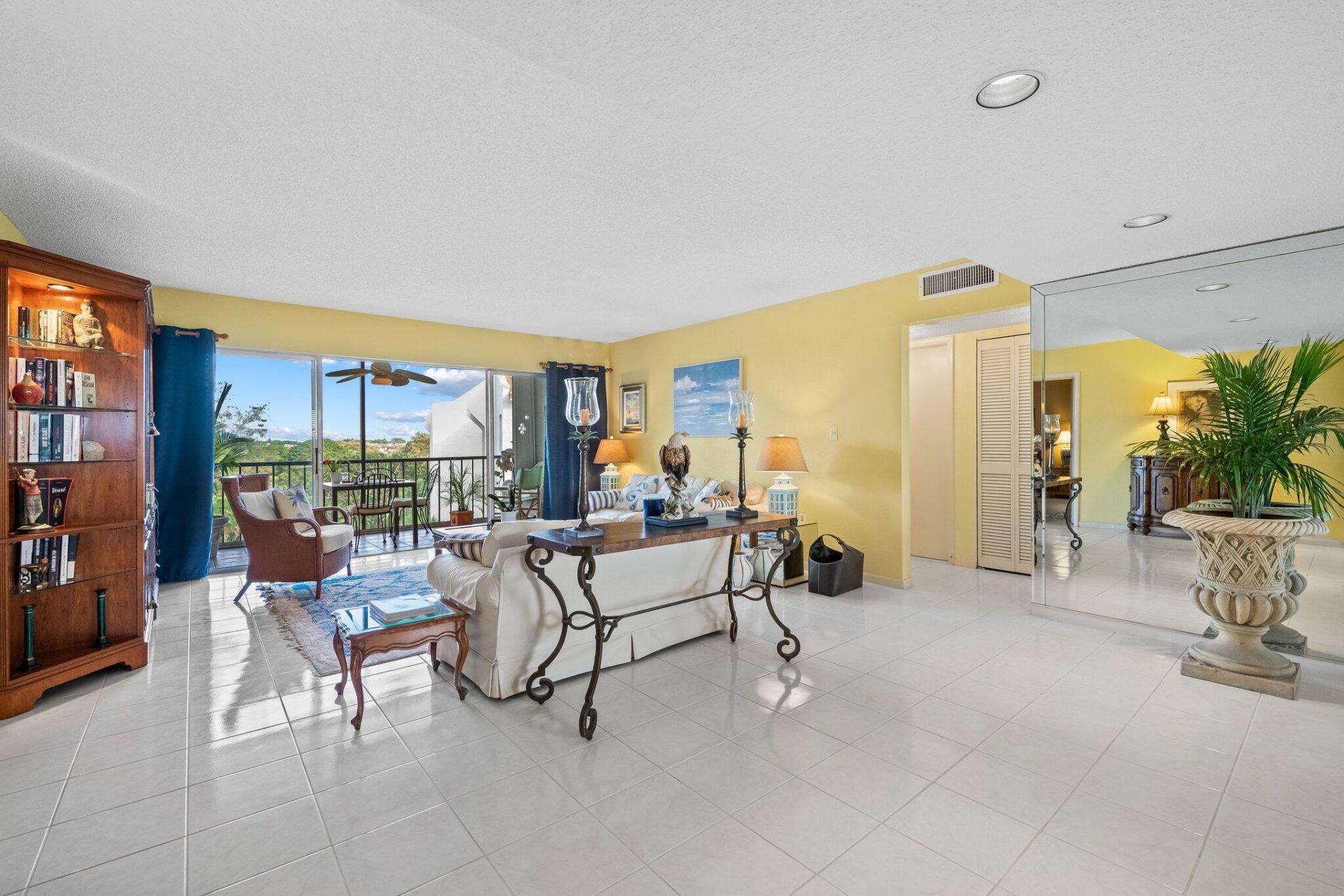 3930 Inverrary Boulevard, Unit 608-D, Lauderhill, FL 33319 Photo