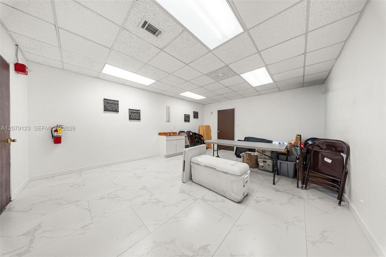 4441 W Sunrise Blvd, Plantation, FL 33313 Photo
