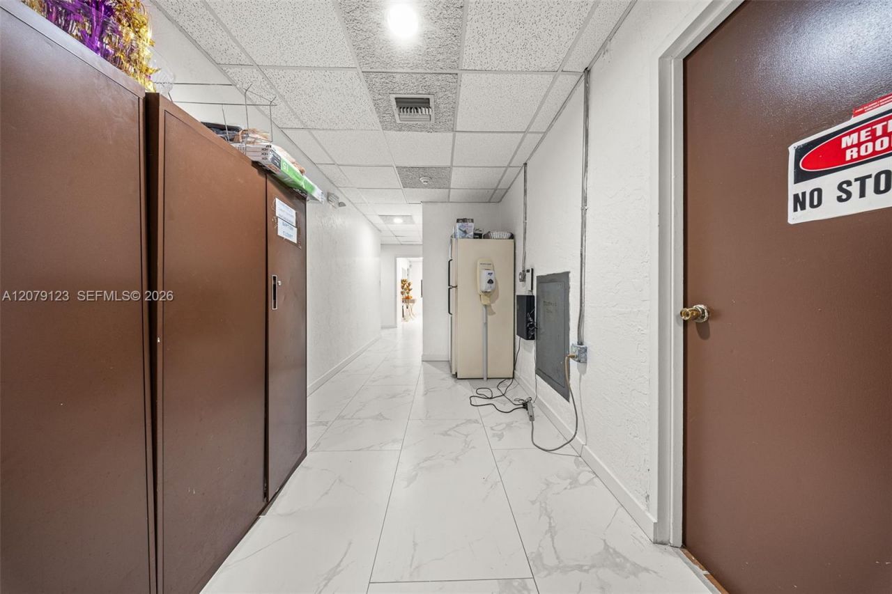 4441 W Sunrise Blvd, Plantation, FL 33313 Photo
