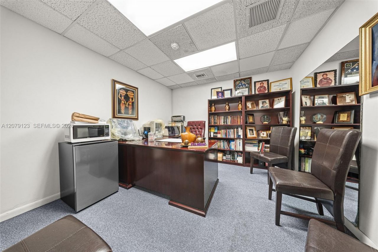 4441 W Sunrise Blvd, Plantation, FL 33313 Photo