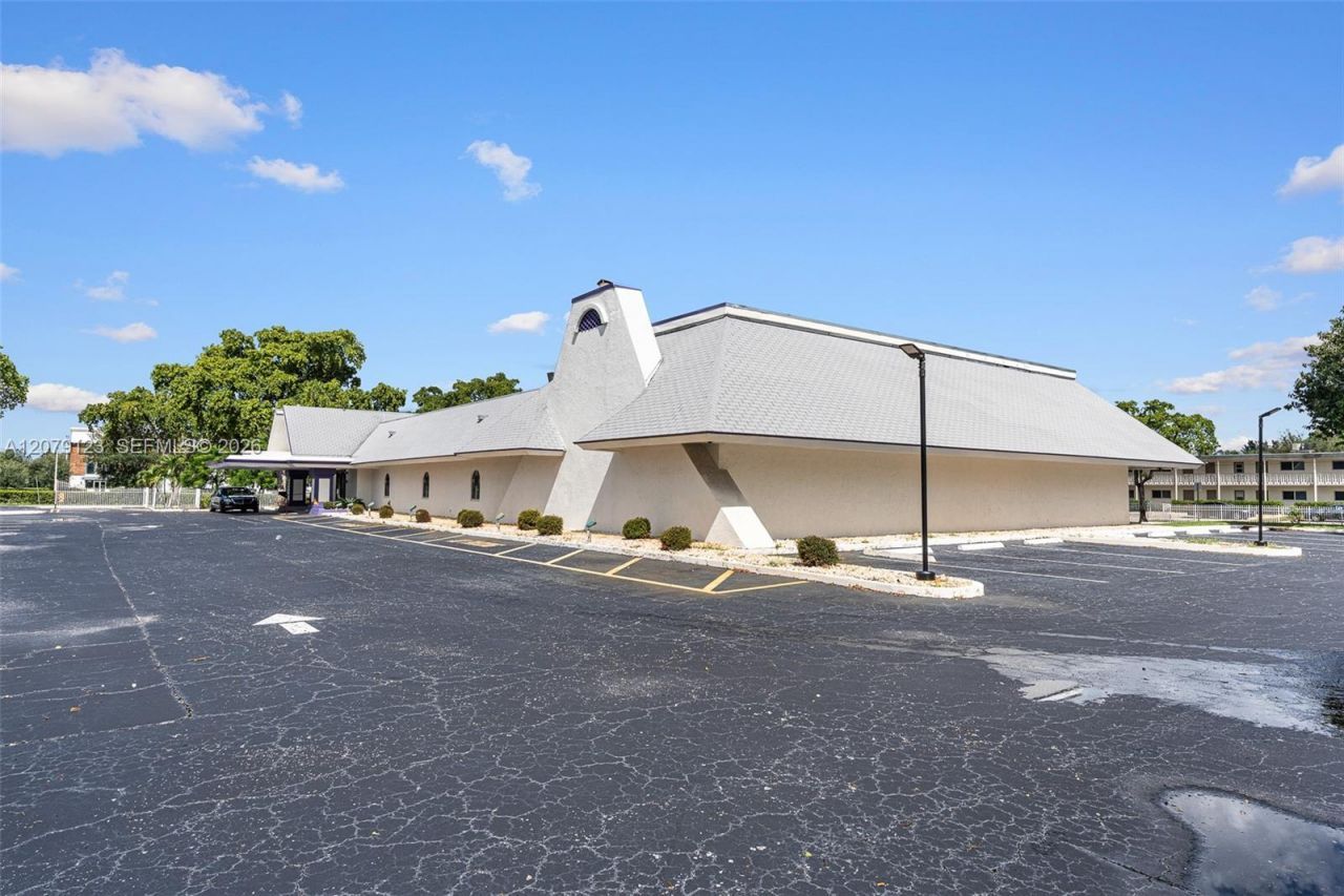 4441 W Sunrise Blvd, Plantation, FL 33313 Photo