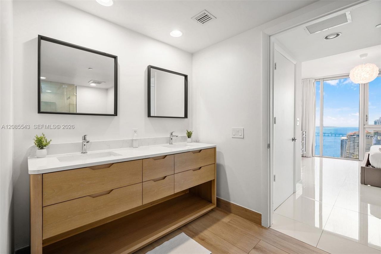 485 Brickell Ave, Unit 4410, Miami, FL 33131 Photo
