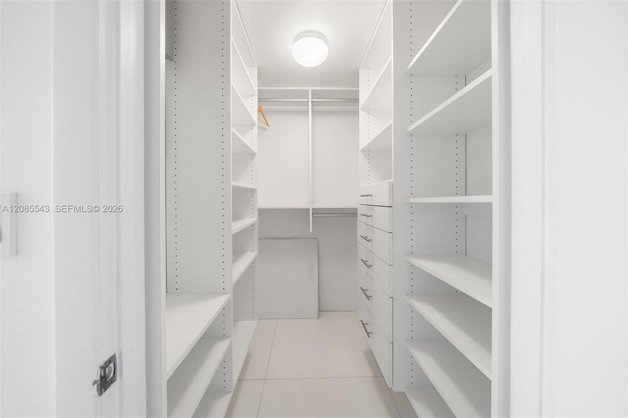 485 Brickell Ave, Unit 4410, Miami, FL 33131 Photo