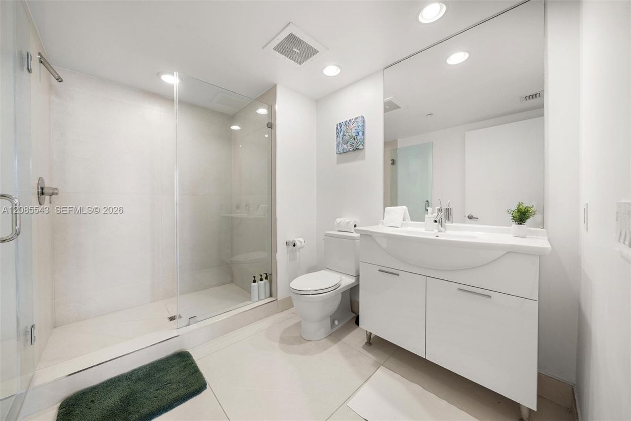 485 Brickell Ave, Unit 4410, Miami, FL 33131 Photo