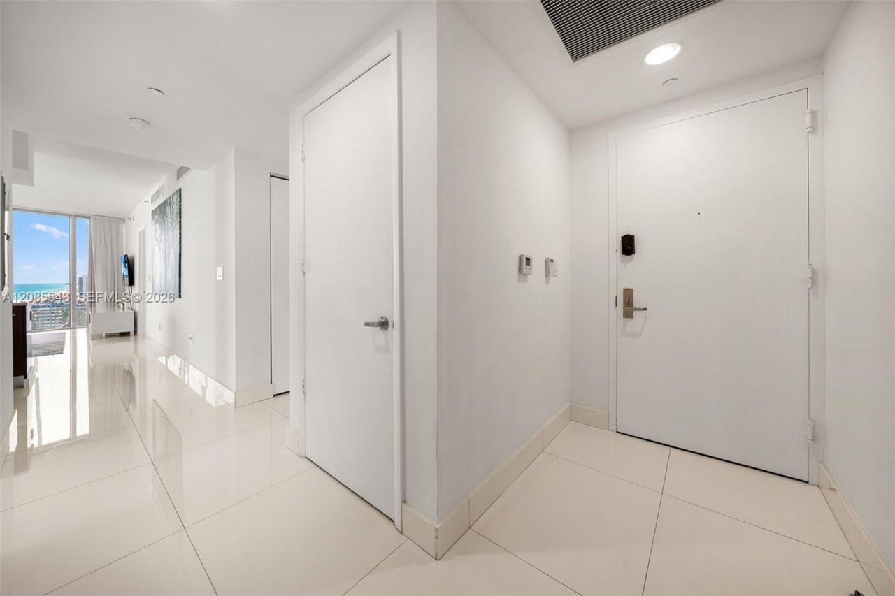 485 Brickell Ave, Unit 4410, Miami, FL 33131 Photo