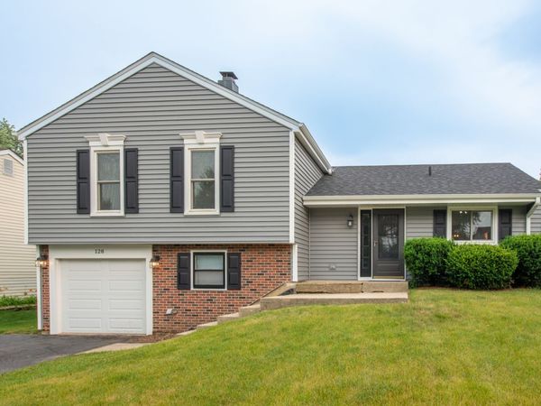 128 Sherman Street , Bartlett, IL 60103