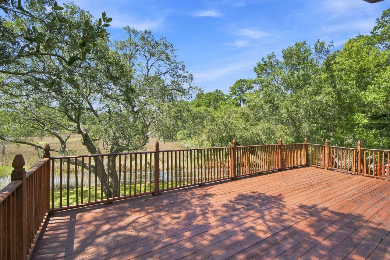 221 Marsh Oaks Drive Photo 11