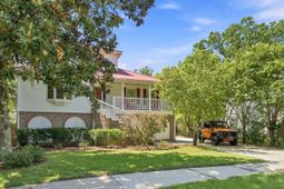 221 Marsh Oaks Drive photo 4