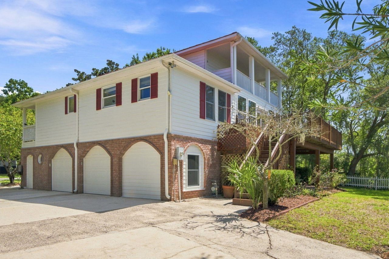 221 Marsh Oaks Drive Photo 40