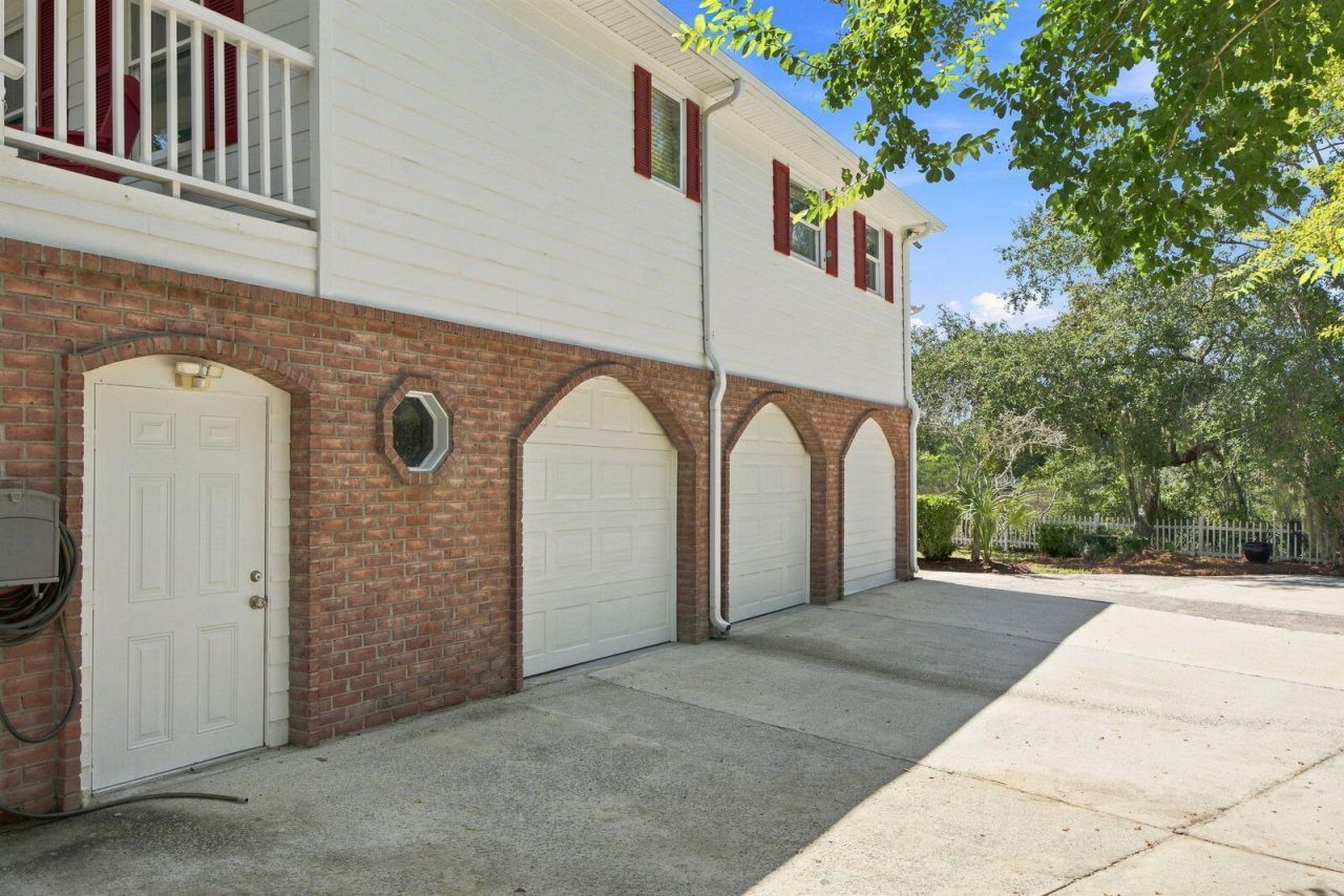 221 Marsh Oaks Drive Photo 41
