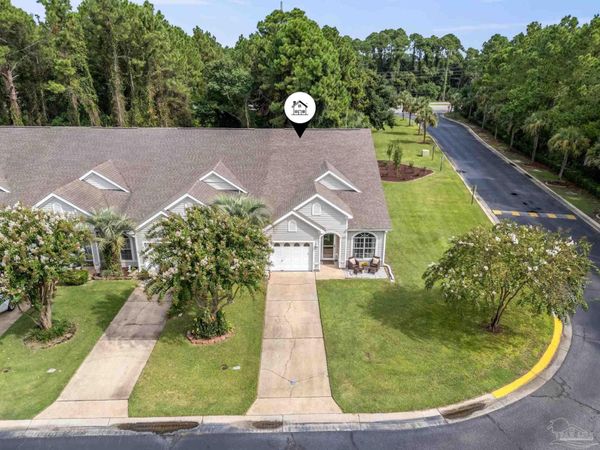 1469 Tiger Lake Dr, Gulf Breeze, FL 32563