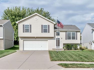 7418 N 108th Street, Omaha, NE 68142