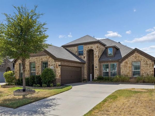105 Bluewood Drive, Red Oak, TX 75154