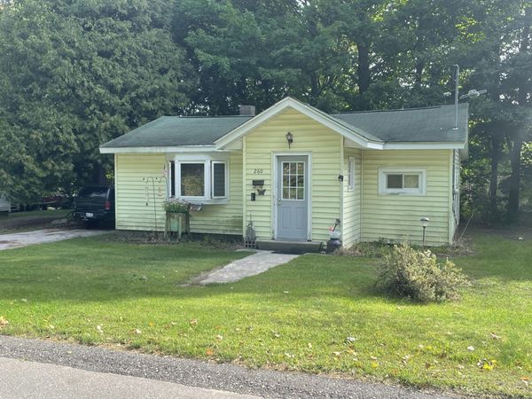 260 N Pine Street, Shelby, MI 49455