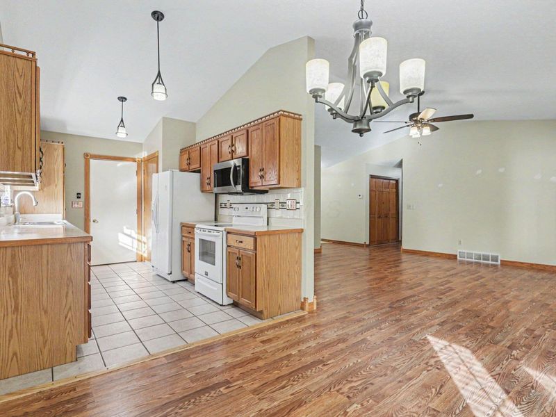 496 Danbury Drive, Lancaster, OH 43130 Photo 17