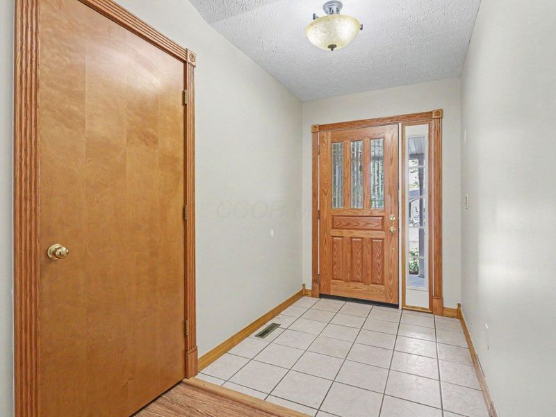 496 Danbury Drive, Lancaster, OH 43130 Photo 7