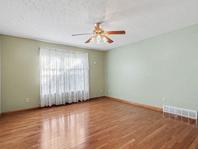 496 Danbury Drive, Lancaster, OH 43130 Photo 9