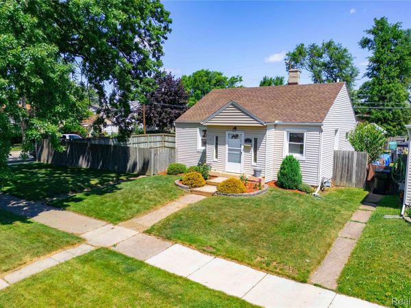 826 Goddard Street , Wyandotte, Mi 48192