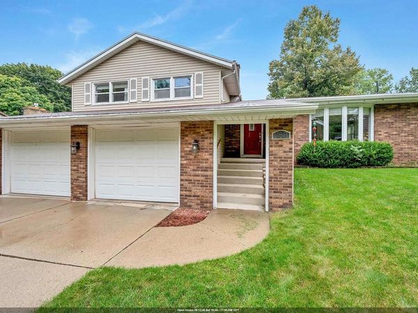 158 WINCHESTER WAY, Green Bay, WI 54302
