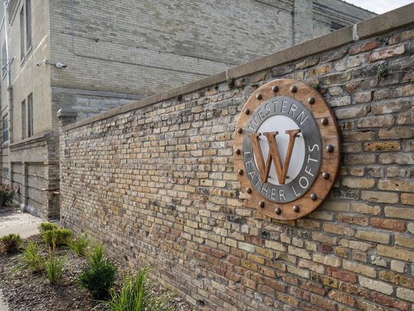 904 E Pearson STREET, Unit 401, Milwaukee, WI 53202