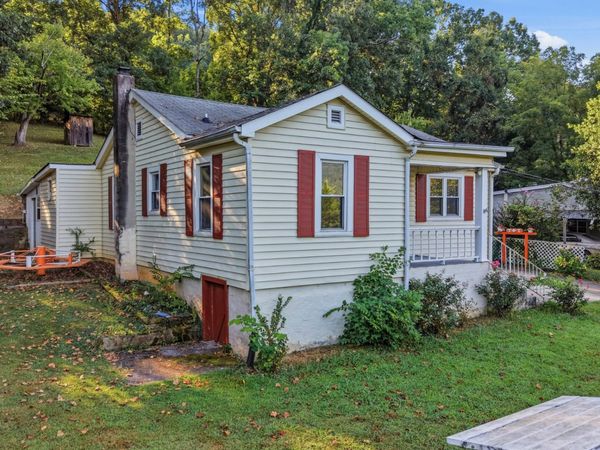 536 Runyan Dr , Chattanooga, TN 37405