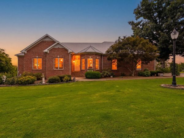 1094 Old Elkton Pike , Fayetteville, TN 37334