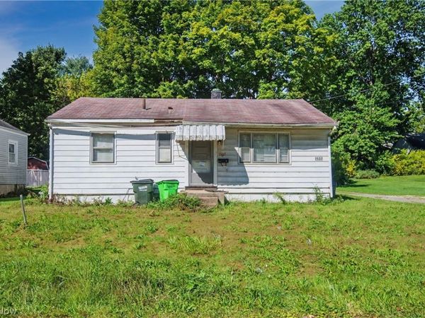 1507 S Freedom Avenue , Alliance, OH 44601