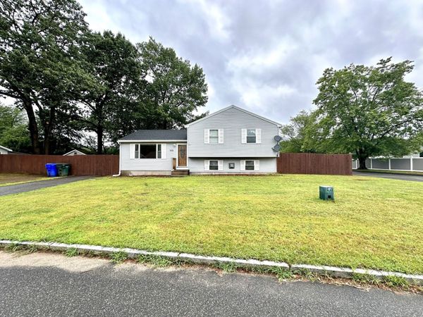 102 Starling Rd, Springfield, MA 01119