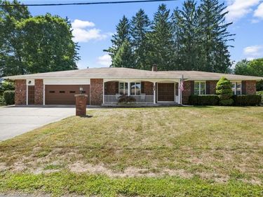 101 Lorian Drive , Syracuse, NY 13212