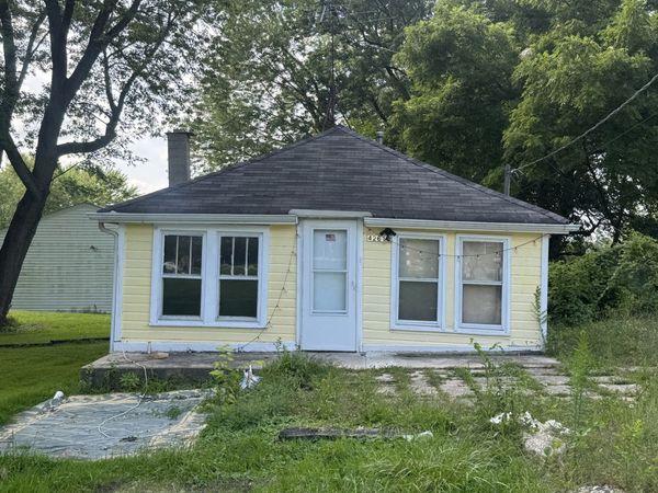 42618 N Lake Avenue , Antioch, IL 60002