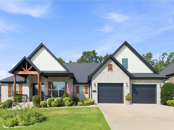 2747 N Grey Squirrel Drive, Fayetteville, AR 72764