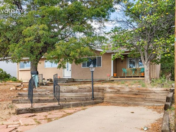 15 MacAlester Road, Pueblo, CO 81001