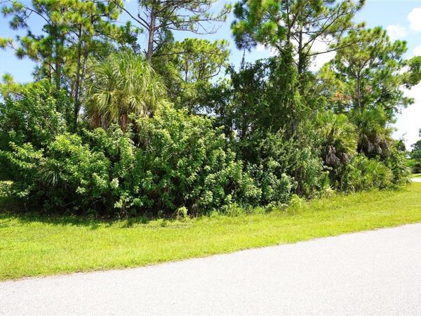 13275 FINKLE AVENUE , PORT CHARLOTTE, FL 33981