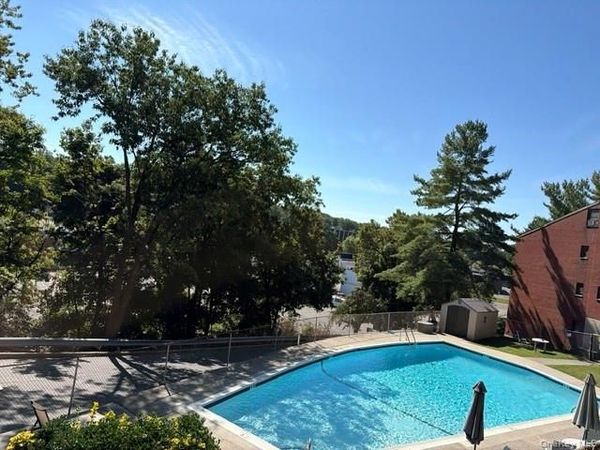 51 Fieldstone Dr, Unit 79, Hartsdale, NY 10530