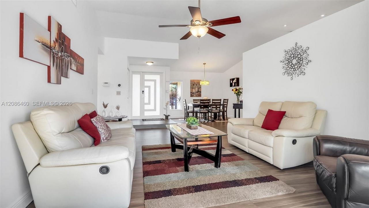 1361 White Stone Way, Davie, FL 33325 Photo