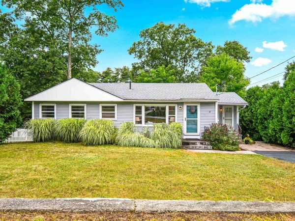 16 Hillside Drive, Nashua, NH 03064