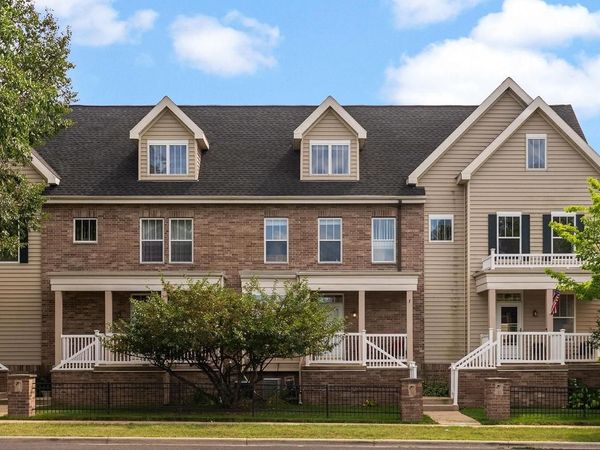 25 S Gardens Way, Fitchburg, WI 53711
